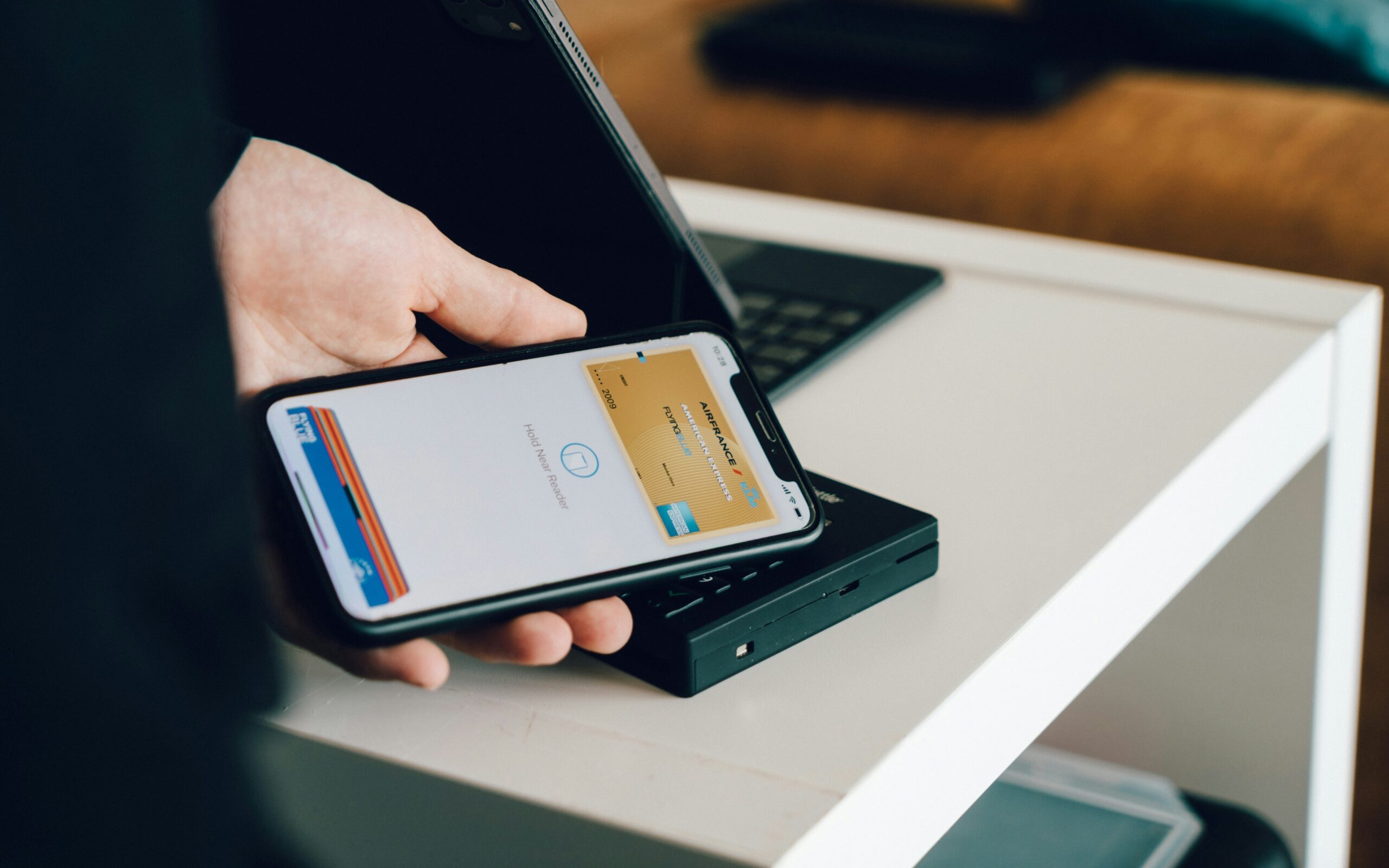 Card Machines for Small Businesses in the UAE: A Practical 2026 Guide